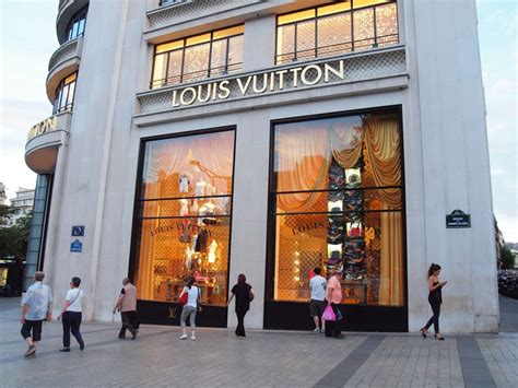 how much is a louis vuitton bag in paris|best louis vuitton store paris.